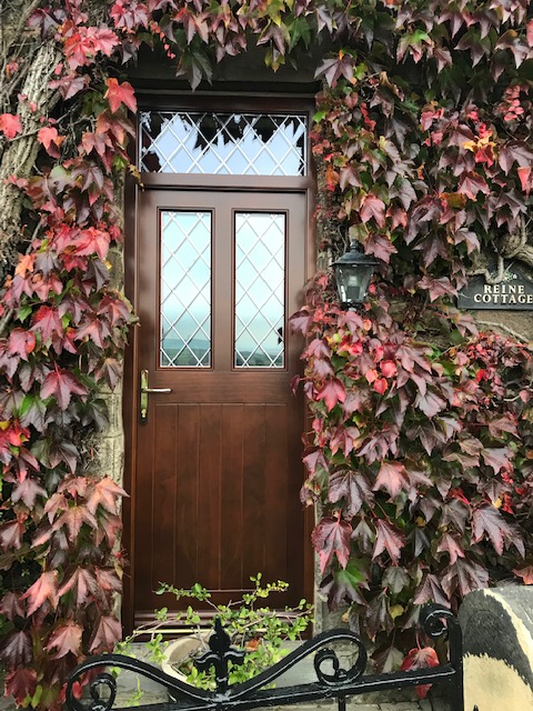 1_wooden-cottage-doors
