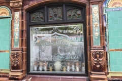 classic-pub-windows