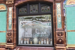 classic-pub-windows